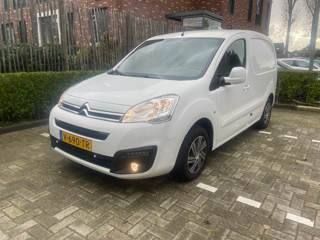 Citroën Berlingo - 1.6 BlueHDI 100 Comfort Economy S&S Airco 90.231km NAP - AutoWereld.nl