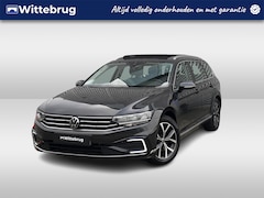 Volkswagen Passat Variant - 1.4 TSI PHEV 218PK GTE Business / Panoramadak / 17" LMV / Stoelverwarming / Achteruitrijca