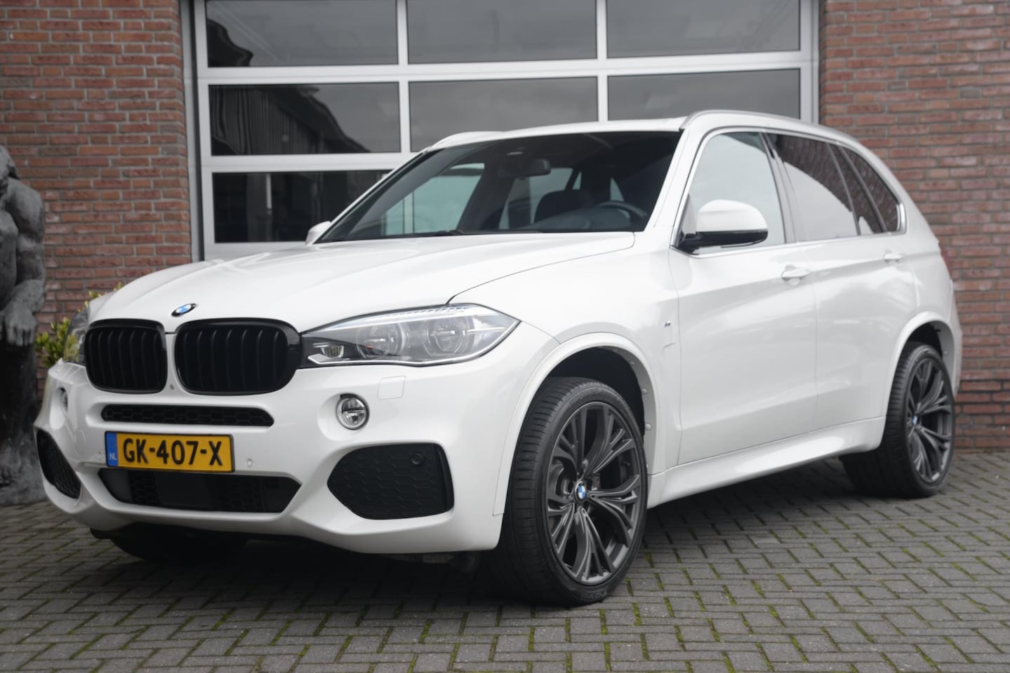 BMW X5 - XDrive30d High Executive | M-Pakket | Pano | Softclose | Trekhaak | Orig. NL | - AutoWereld.nl