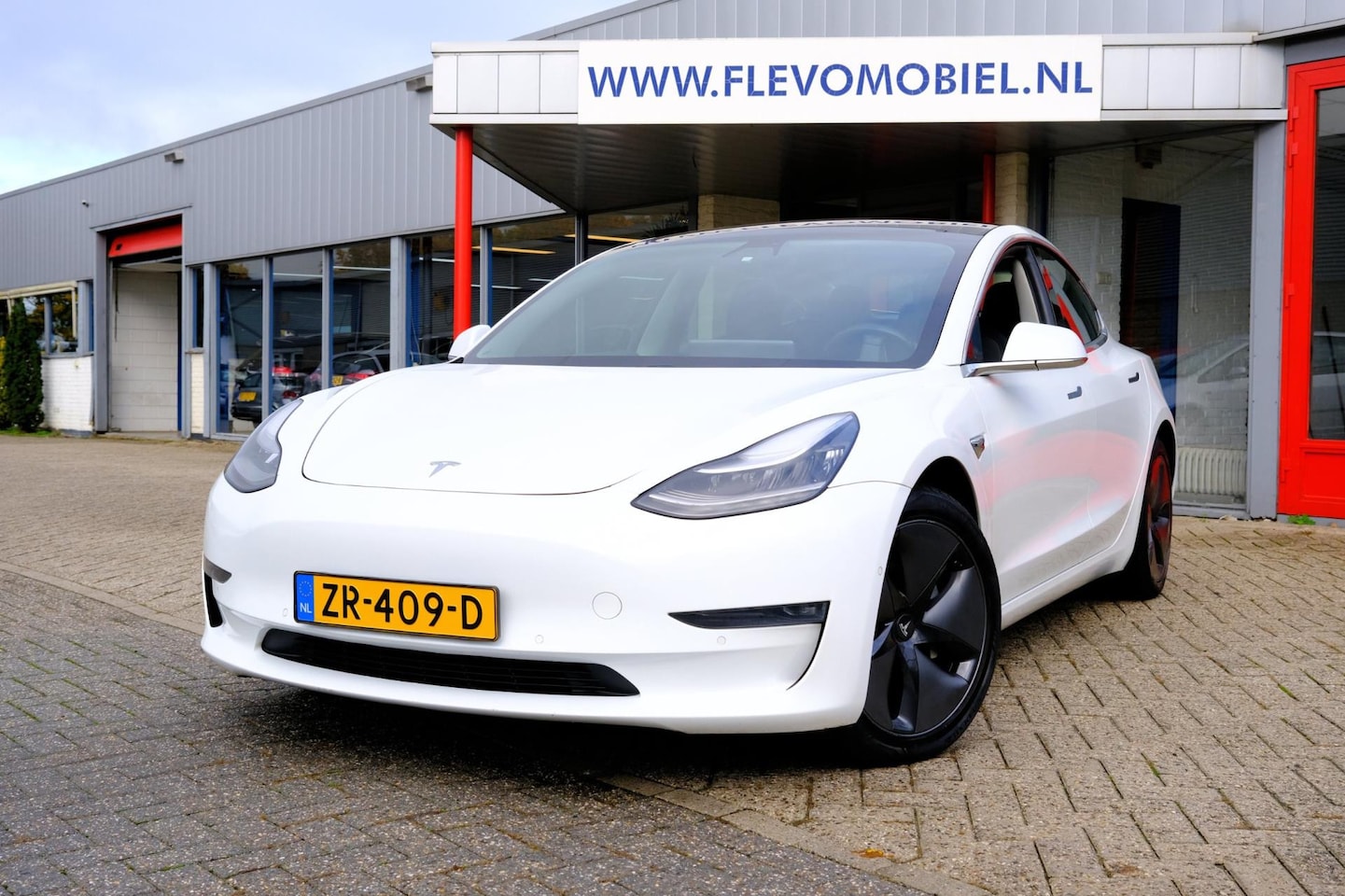 Tesla Model 3 - Long Range RWD Long Range AWD 75 kWh Dual Motor Aut. Pano|1e Eig|Leder|AutoPilot|Cam - AutoWereld.nl