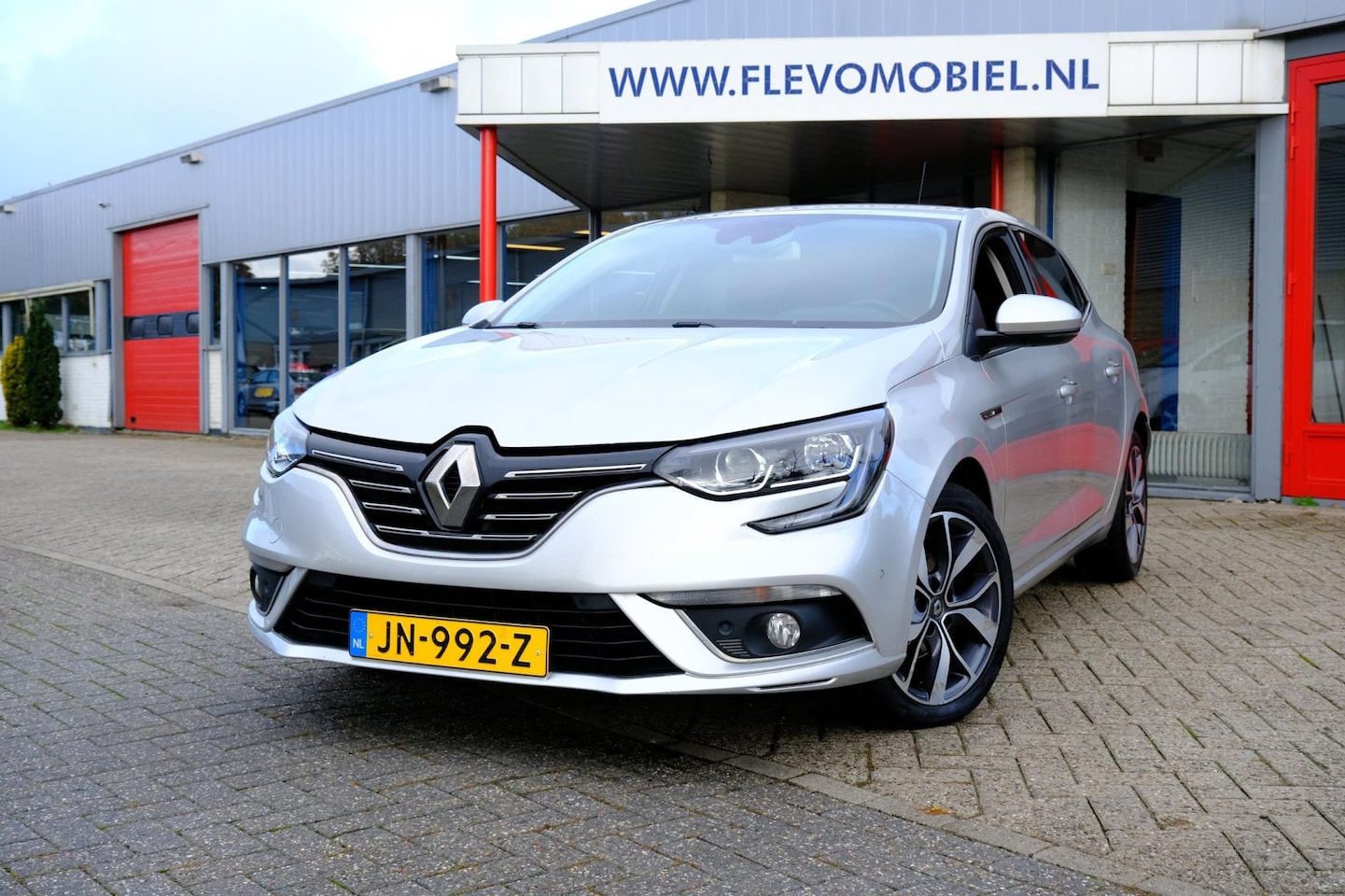 Renault Mégane - 1.2 TCe Bose 5-drs Navi|Half Leder|Massagestoel|Cam|ParkAssist|LMV - AutoWereld.nl