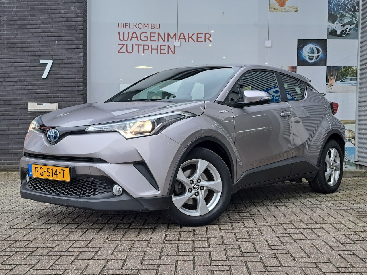 Toyota C-HR - 1.8 Hybrid Dynamic Automaat | NAVIGATIE | ACHTERUITRIJCAMERA | CRUISE CONTROL | - AutoWereld.nl