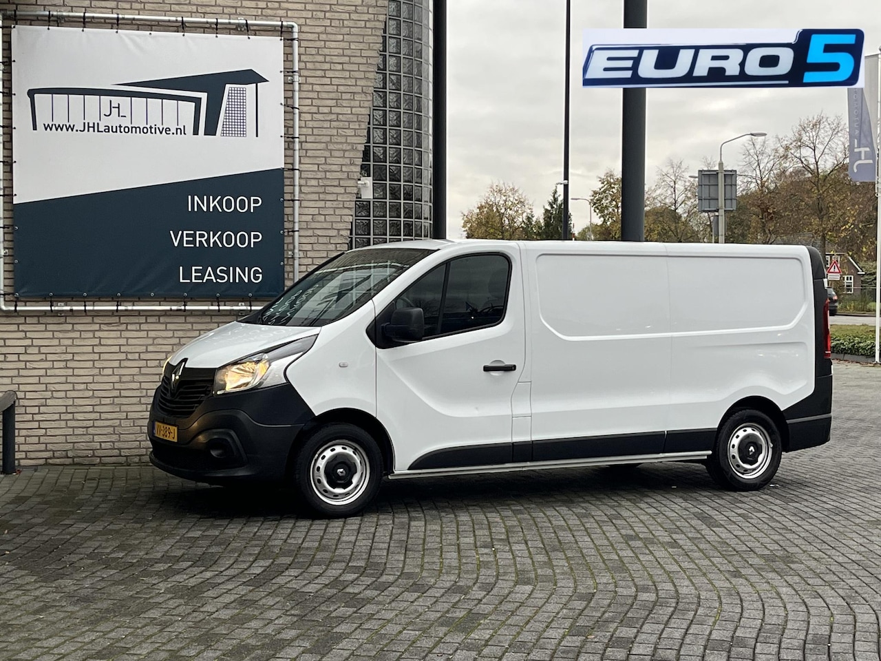 Renault Trafic - 1.6 dCi T29 L2H1 Comf*A/C*BLUETOOTH*HAAK*3PERS*TEL - AutoWereld.nl