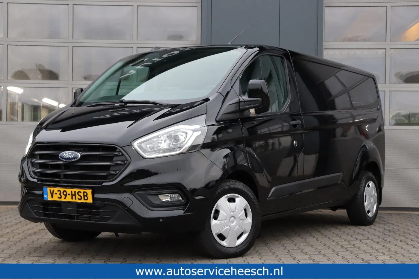 Ford Transit Custom - 2.0 TDCi 130PK L2H1 l AIRCO l NAVI l CAMERA l CRUISE CONTROL - AutoWereld.nl