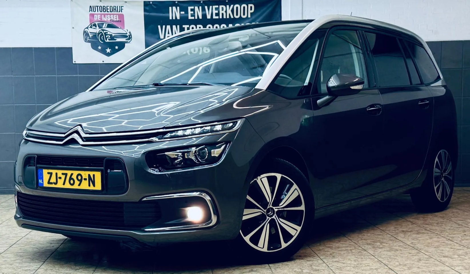 Citroën Grand C4 Picasso - 1.6 e-T Shine - AutoWereld.nl