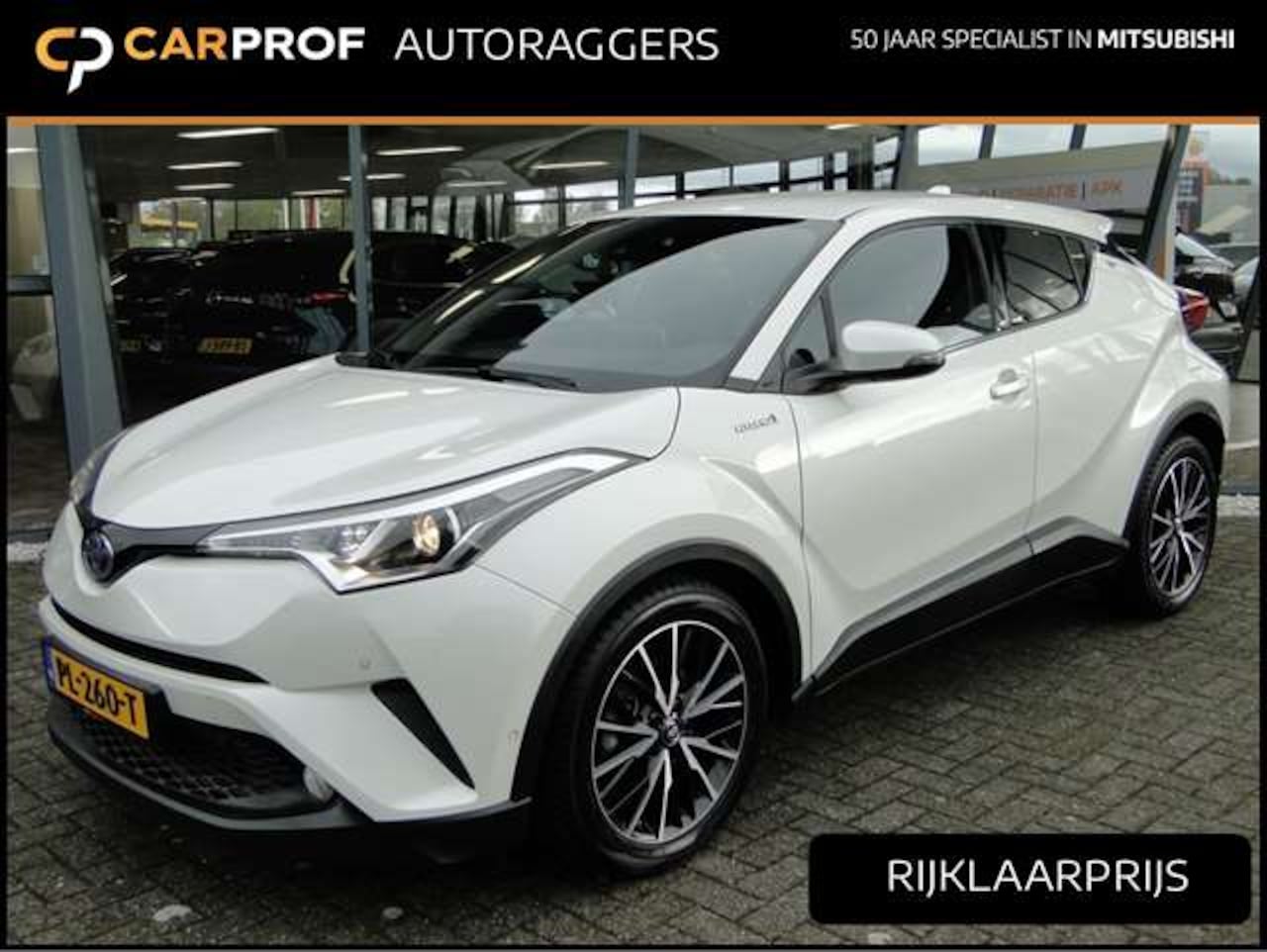 Toyota C-HR - 1.8 Hybrid Executive | Adaptief | Leer/Stof | All-season - AutoWereld.nl