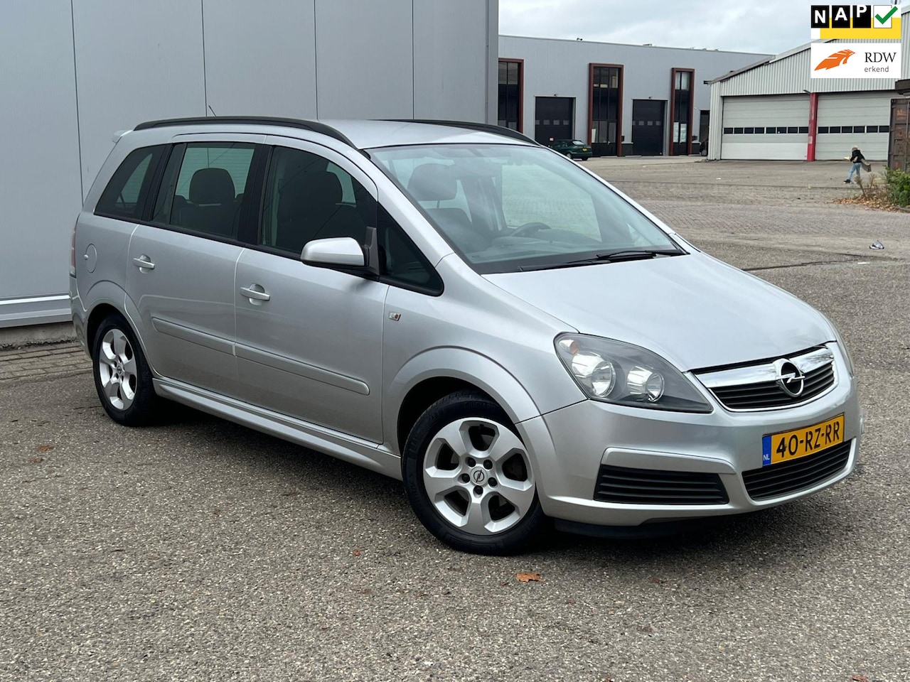 Opel Zafira - 1.8 Enjoy Airco|Cruise|Trekhaak|Lmv|Nap|Boekjes - AutoWereld.nl