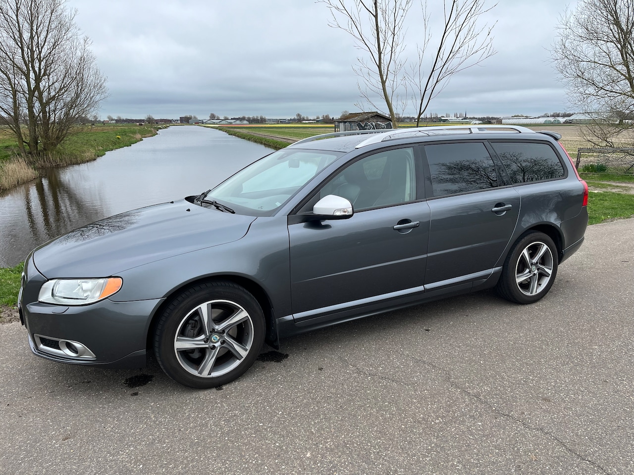 Volvo V70 - 2.5T Kinetic - AutoWereld.nl