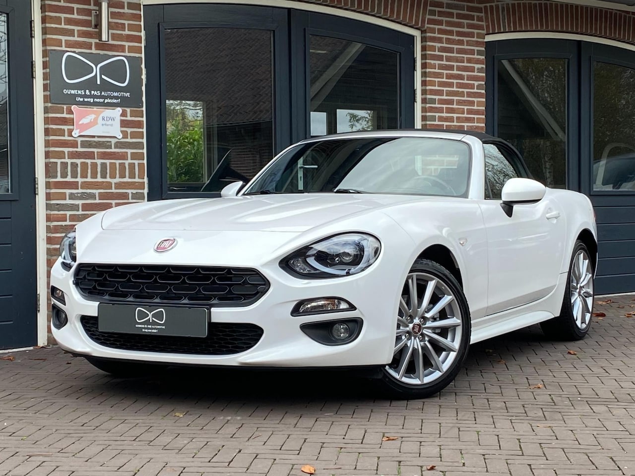 Fiat 124 Spider - 1.4 MultiAir Turbo Lusso | LED | CRUISE | KEYLESS | DEALERONDERHOUDEN | - AutoWereld.nl