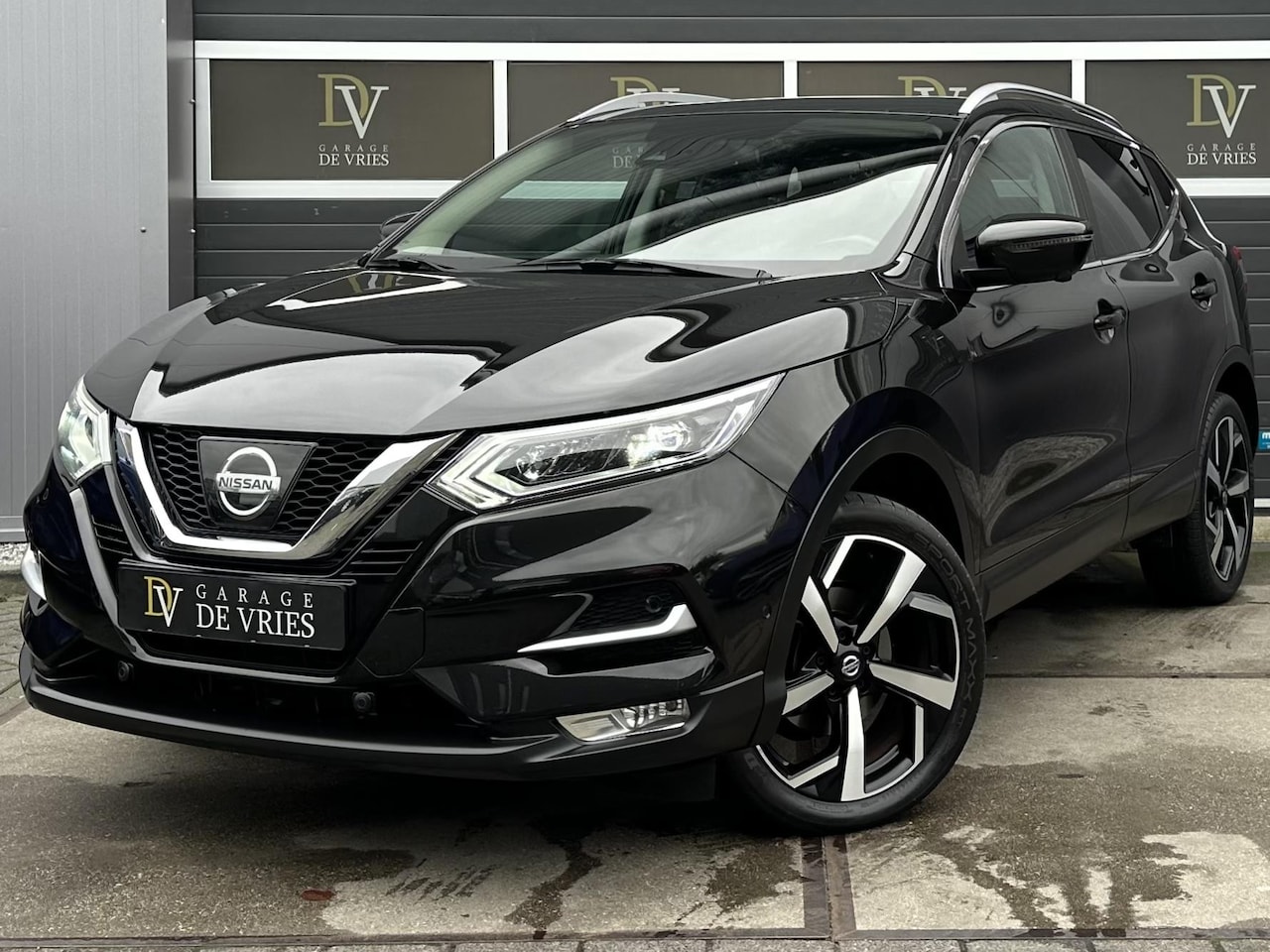 Nissan Qashqai - 1.6 Tekna + Panoramadak Trekhaak 1500kg Trekgewicht Garantie - AutoWereld.nl