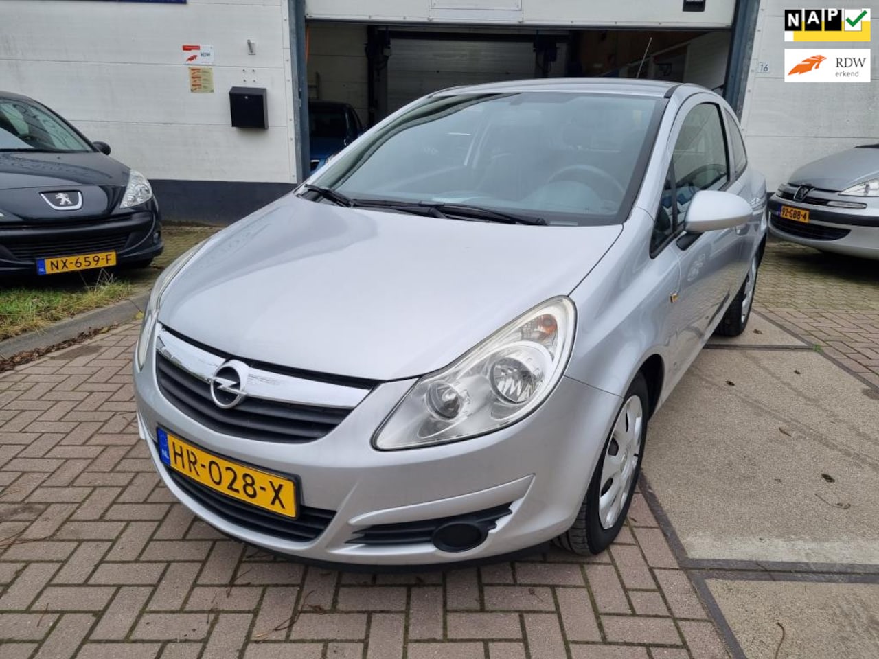 Opel Corsa - 1.2-16V Business 1.2-16V Business - AutoWereld.nl