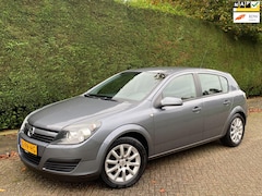 Opel Astra - 1.8 Sport RIJDT NIEUW/AIRCO IJSKOUD/NIEUWSTAAT