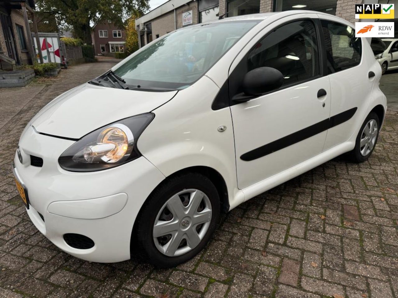 Toyota Aygo - 1.0-12V Now AIRCO ORG 83963 KM NAP O.H BOEKJES NW APK NETTE STAAT - AutoWereld.nl