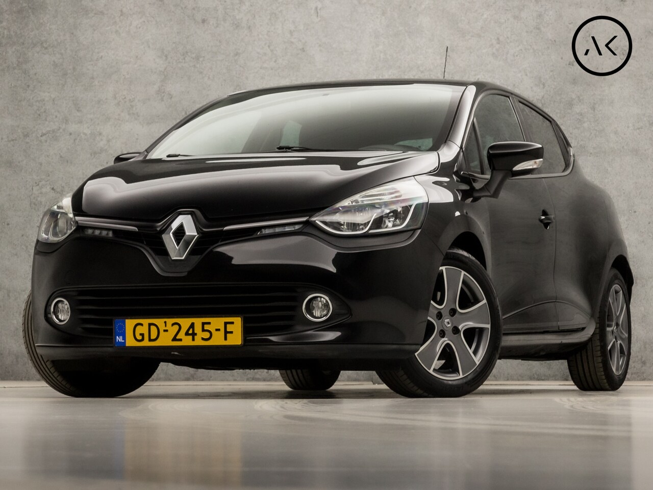 Renault Clio - 0.9 TC Dynamic Sport (NAVIGATIE, GETINT GLAS, BASS REFLEX, PARKEERSENSOREN, SPORTSTOELEN, - AutoWereld.nl