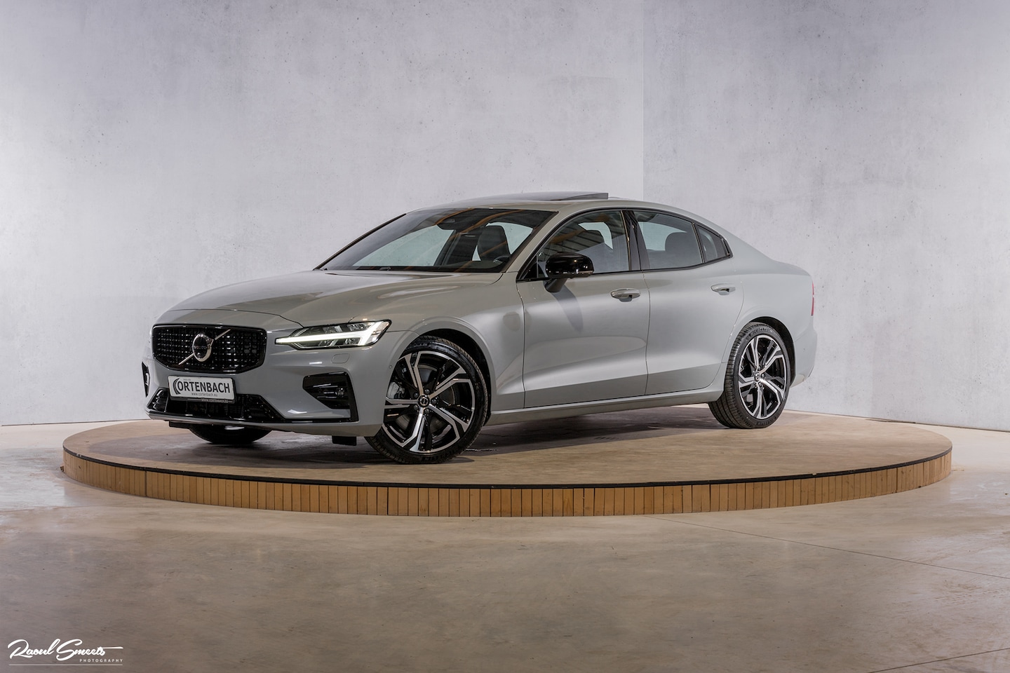 Volvo S60 - 2.0 B5 AWD Ultimate Dark | R-Design | Google | Apple carplay | Memory stoelen | Premium au - AutoWereld.nl