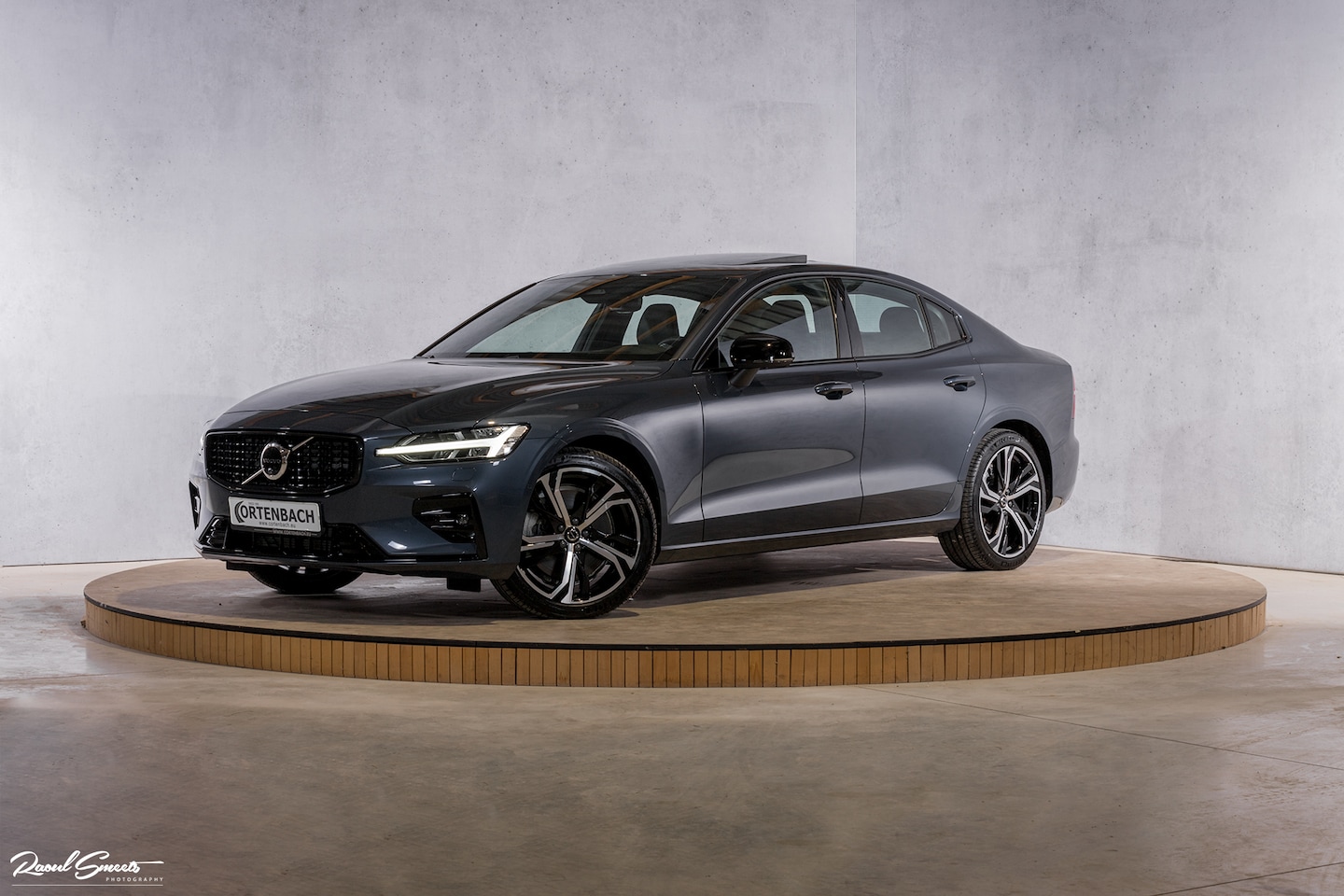 Volvo S60 - 2.0 B5 AWD Ultimate Dark | R-Design | Google | Apple carplay | Memory stoelen | Premium au - AutoWereld.nl