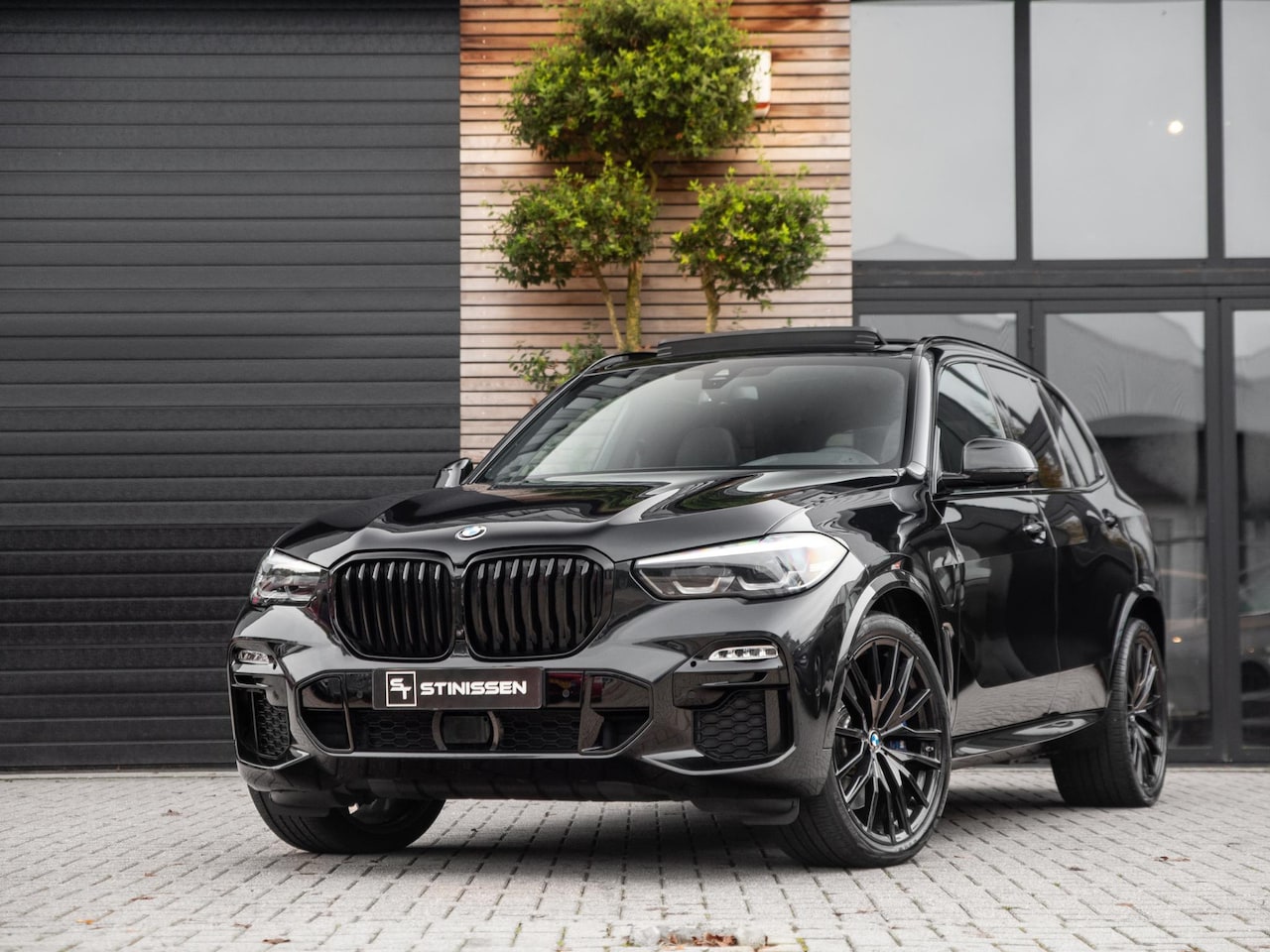 BMW X5 - xDrive45e High Executive M-Pakket Pano 22’ H&K - AutoWereld.nl