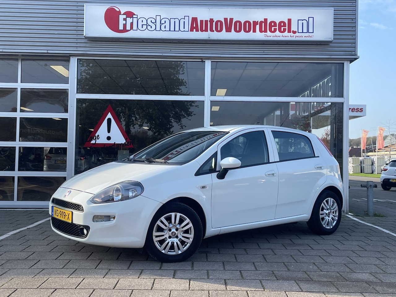 Fiat Punto Evo - 0.9 TwinAir /Airco/5drs/NAP/2017/ - AutoWereld.nl