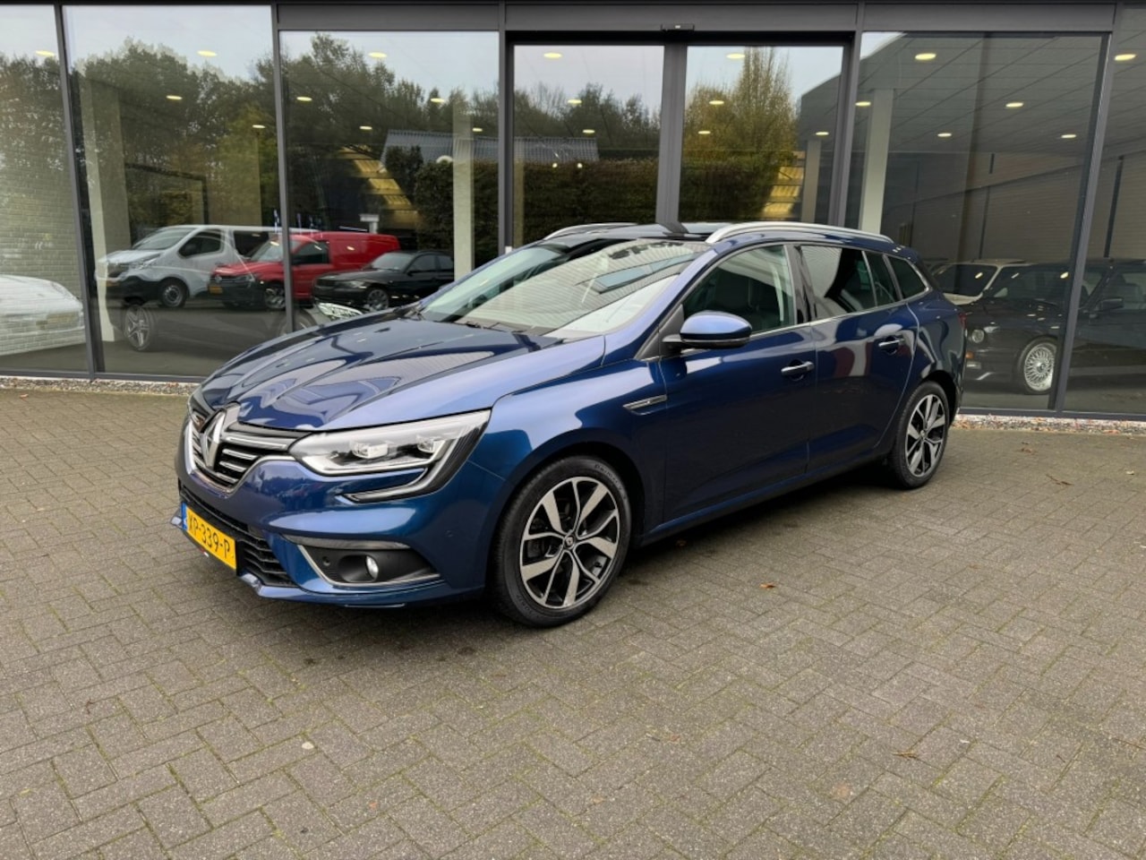 Renault Mégane Estate - 1.3 TCe Bose Estate 1.3 TCE BOSE,Schuifdak,HUD,LED,BLIS,NaviGroot,Camera, - AutoWereld.nl