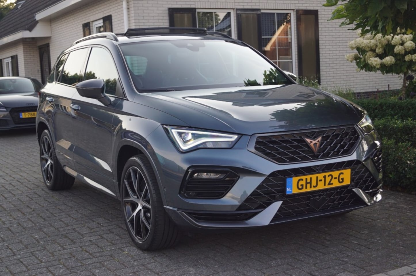 CUPRA Ateca - 2.0 TSI 300PK 4Drive Pano/Camera 360/DCC/ACC/Virtual/Beats/Vol! - AutoWereld.nl