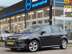 Ford Focus - 1.6 Ghia|RS-uitvoering|Cruise|Unieke uitvoering|Half leder|Facelift|APK bij aflevering|Arm