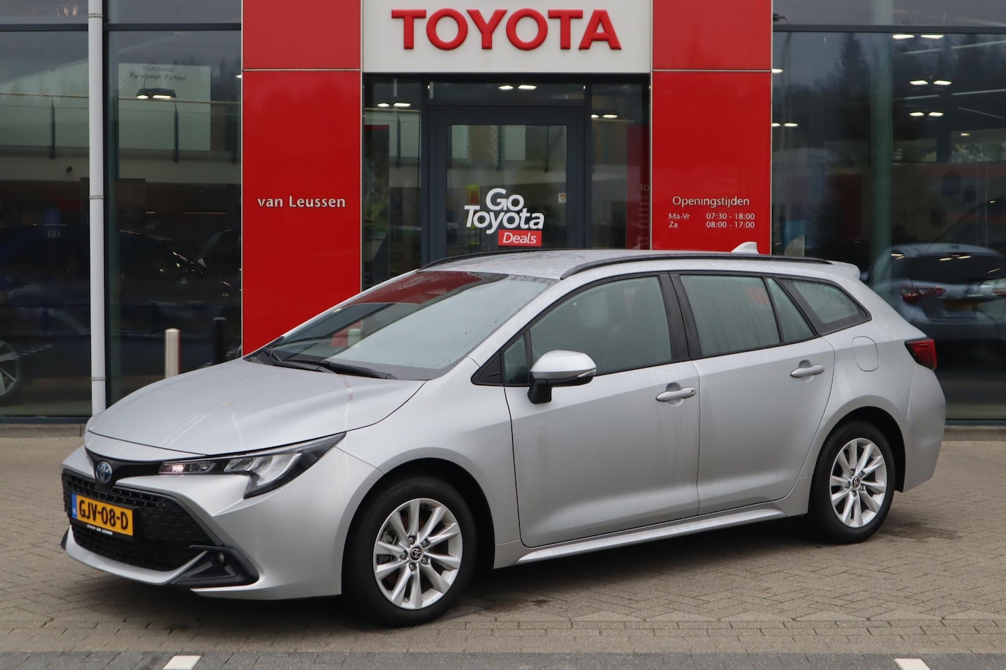 Toyota Corolla Touring Sports - Hybrid 140 Business NIEUW MODEL NAVI 16'' LM-VELGEN AD-CRUISE CLIMA CAMERA BLUETOOTH APPLE - AutoWereld.nl