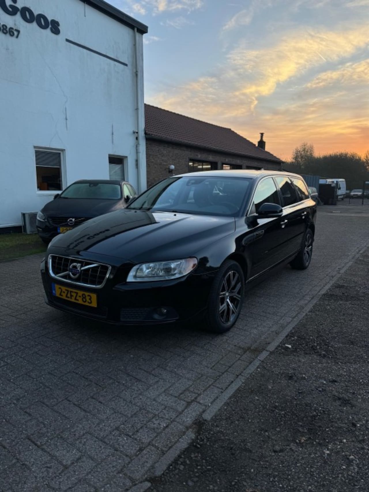 Volvo V70 - T4 Limited Edition Stoelverwarming PDC - AutoWereld.nl