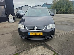 Volkswagen Touran - 2.0-16V FSI Highline