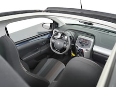 Peugeot 108 - 1.0 e-VTi 70pk ActiveTOP Cabriolet/Schuif/Vouwdak Airco Esp Mistlampen Gsm-bluetooth Radio