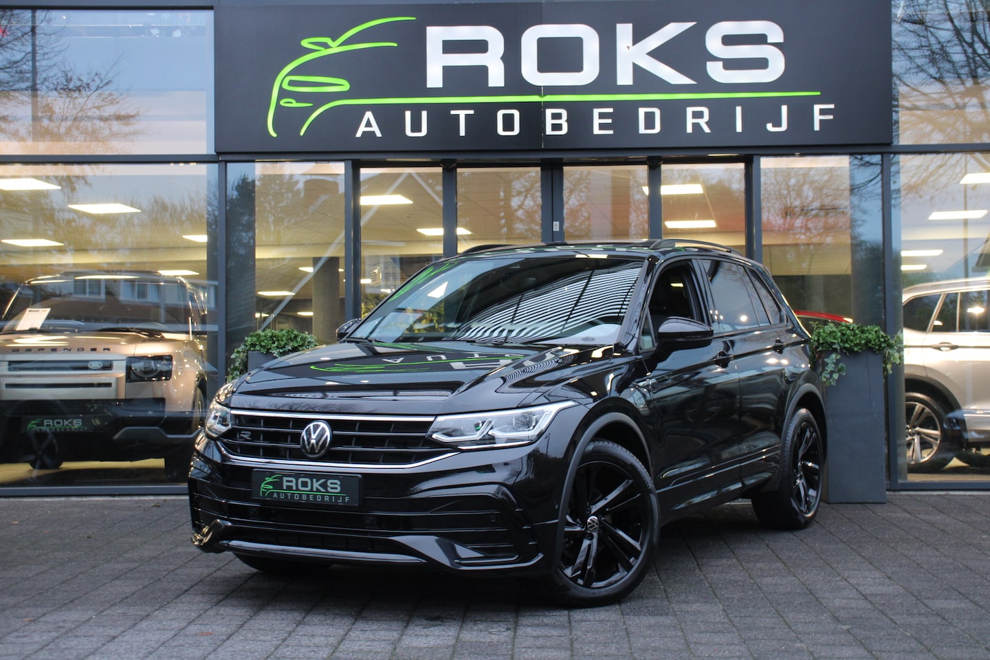 Volkswagen Tiguan - 1.5 TSI R-Line Business+ Black Optic/Navi/Camera/Virtual/Keyless/Sfeerverlichting/IQ/Panor - AutoWereld.nl