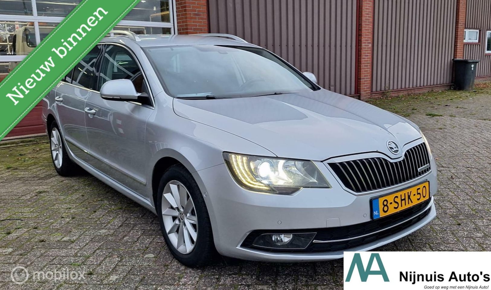 Skoda Superb Combi - 1.6 TDI Ambition Business Trekhaak | Leer | Elektrisch-Stoelen | Navi | e - AutoWereld.nl