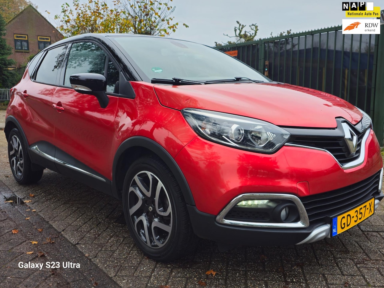 Renault Captur - 0.9 TCe Helly Hansen 1e eigenaar dealer onderhouden unieke km org nl auto navigatie cruis - AutoWereld.nl