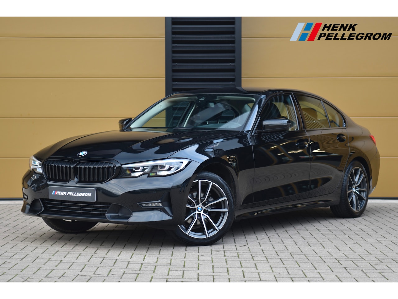 BMW 3-serie - 318i Executive Edition * Sport line * Sfeerverlichting * Live cockpit * 18 Inch * - AutoWereld.nl