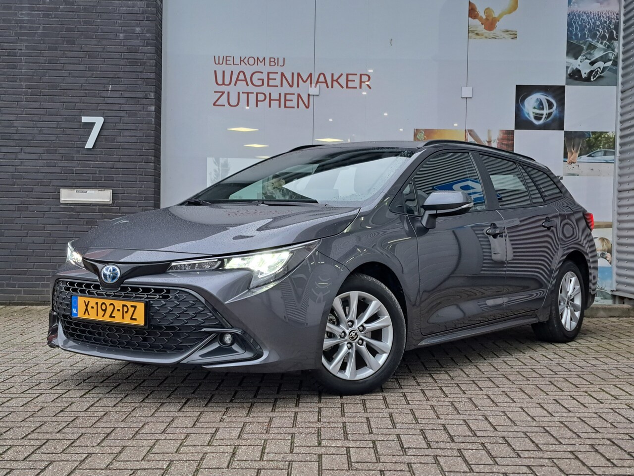 Toyota Corolla Touring Sports - Hybrid 140 Active | NAVIGATIE | ACHTERUITRIJCAMERA | CRUISE CONTROL | - AutoWereld.nl