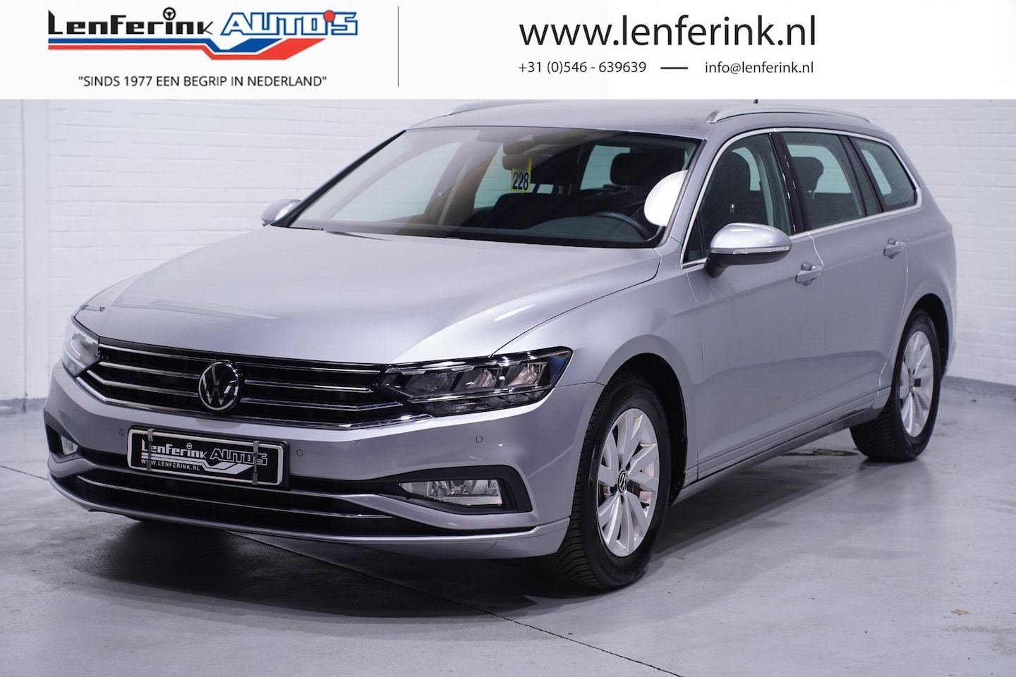 Volkswagen Passat Variant - 1.5 TSI Business navi full-map sportstoelen voor apple carlink led-verlichting keyless-ent - AutoWereld.nl