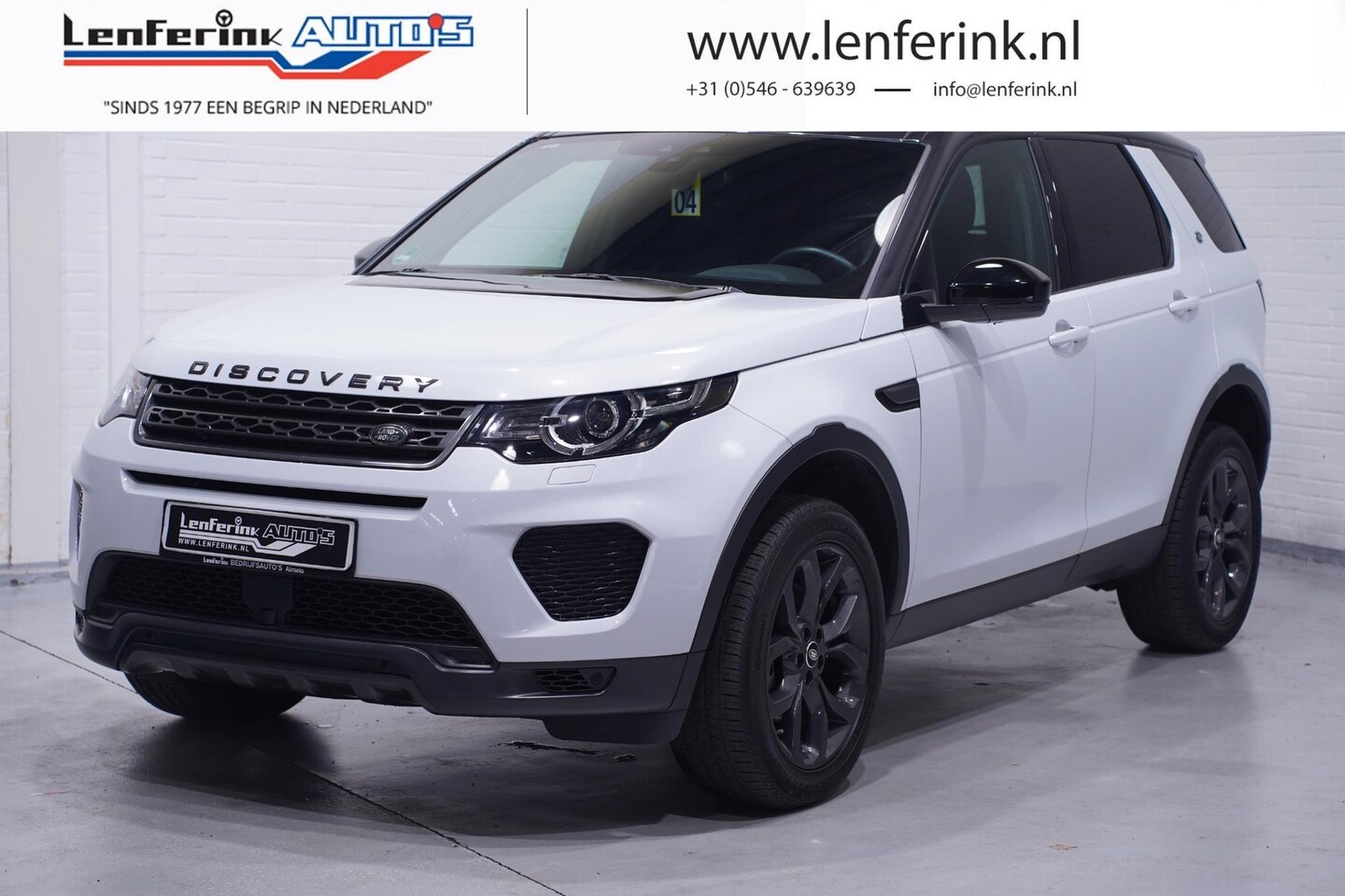 Land Rover Discovery Sport - 2.0 TD4 180 PK Landmark Grijs Kenteken 2-Zits Navi Marge Auto, Panoramadak, Cruise control - AutoWereld.nl