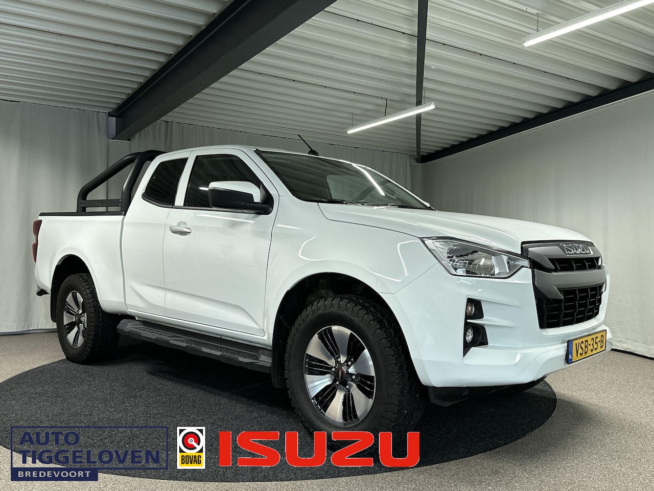 Isuzu D-Max - 1.9 Extended Cab LS Automaat 3500KG Trekgewicht - AutoWereld.nl