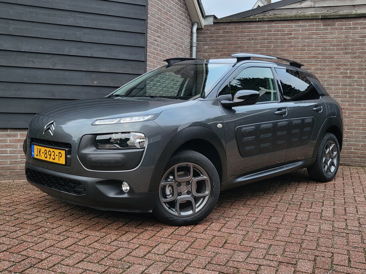 Citroën C4 Cactus - 1.2 PureTech Shine/N.A.P./Navi/CruiseControl - AutoWereld.nl