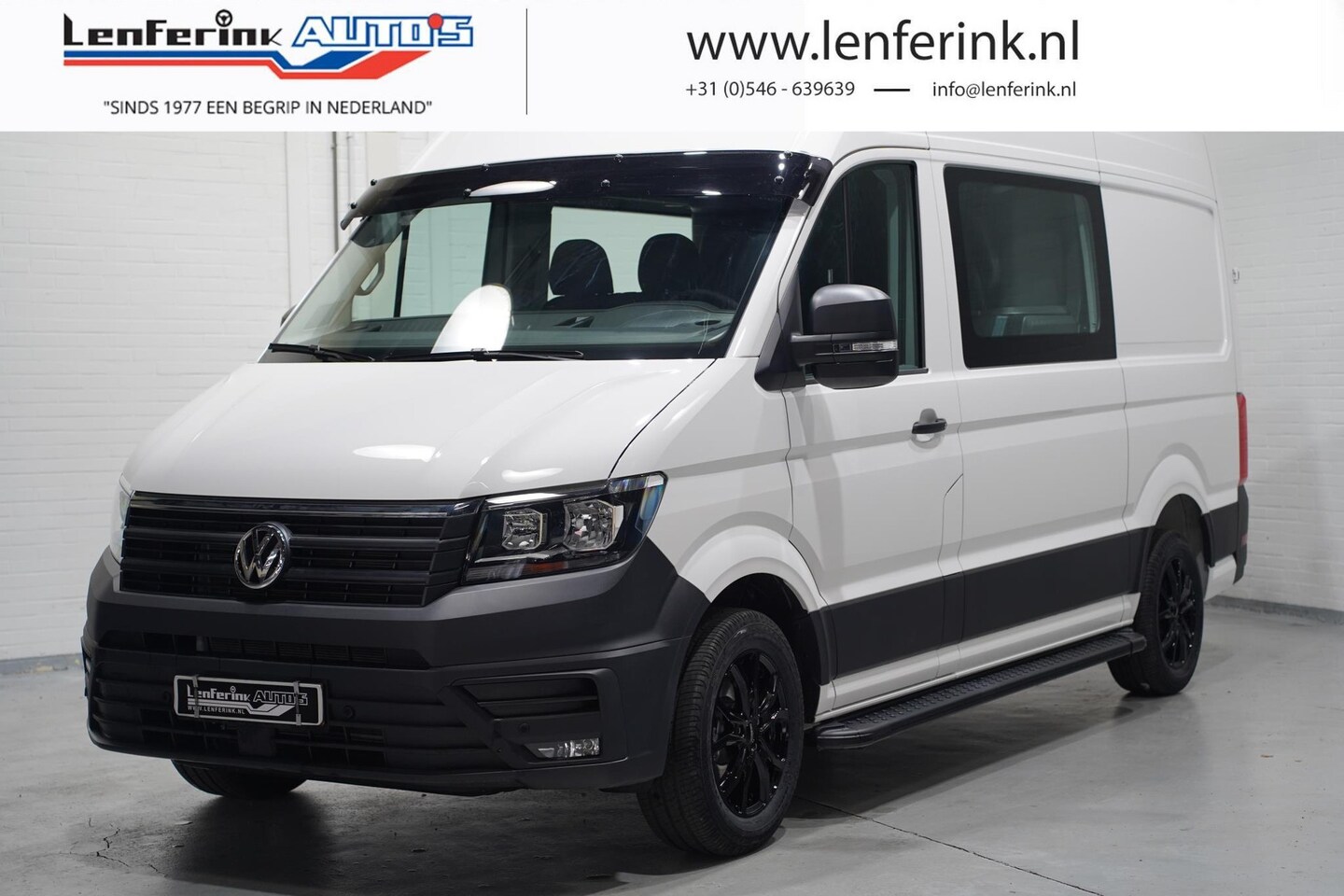 Volkswagen Crafter - 2.0 TDI 140 pk Dubbel Cabine L3H3 Airco, PDC V+A 17" LMV Zwart, Treeplanken, Zonneklep, 6- - AutoWereld.nl