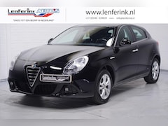 Alfa Romeo Giulietta - 1.4 T Distinctive Black-Nero led voor en achter 16"lmv climate controle cruise controle st