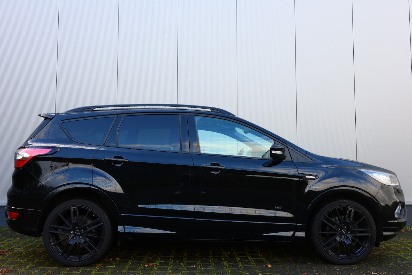 Ford Kuga - 1.5 ST-LINE AUTOMAAT 129kw 4X4 - AutoWereld.nl