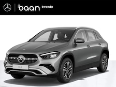 Mercedes-Benz GLA-Klasse - 180 Star Edition | Trekhaak | Dodehoek-assistent | Stoelverwarming