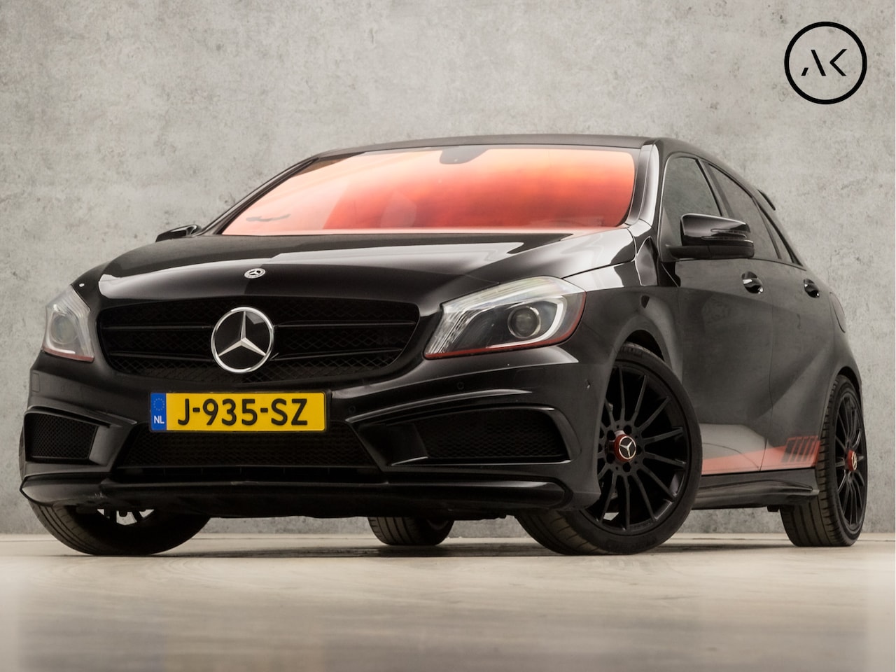 Mercedes-Benz A-klasse - 200 AMG Sport 157Pk (A45 LOOK, NAVIGATIE, LEDER, RODE STIKSELS, GETINT GLAS, STOELVERWARMI - AutoWereld.nl