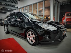 Ford Focus Wagon - 1.0 TURBO PDC VELGEN AIRCO STOELVER. Nw apk nw onderhoud