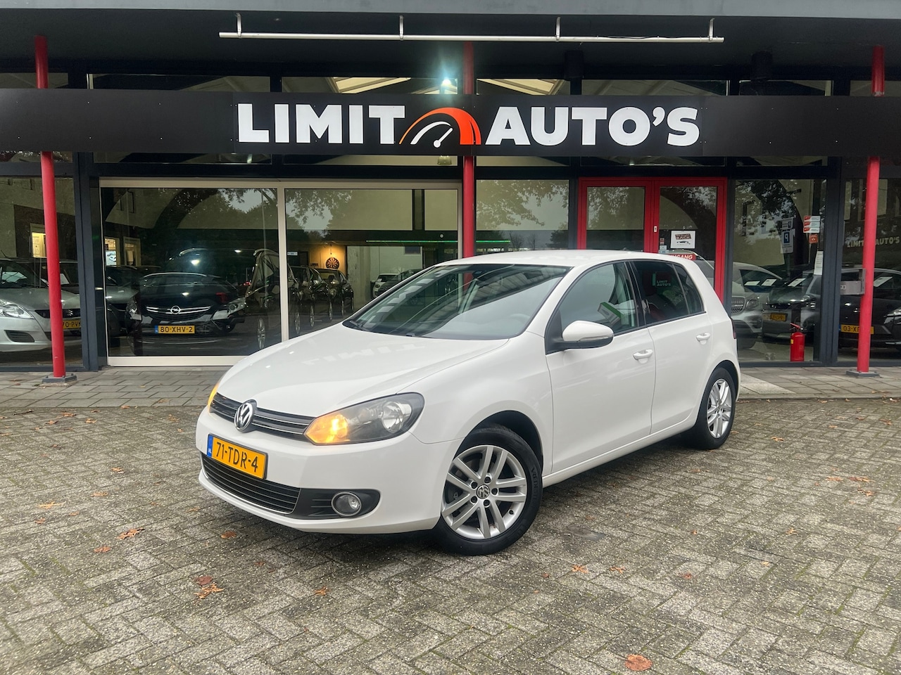 Volkswagen Golf - 1.2 TSI Highline BlueMotion Climate/Cruise/Pdc/Navi/6bak/Nap/Apk - AutoWereld.nl