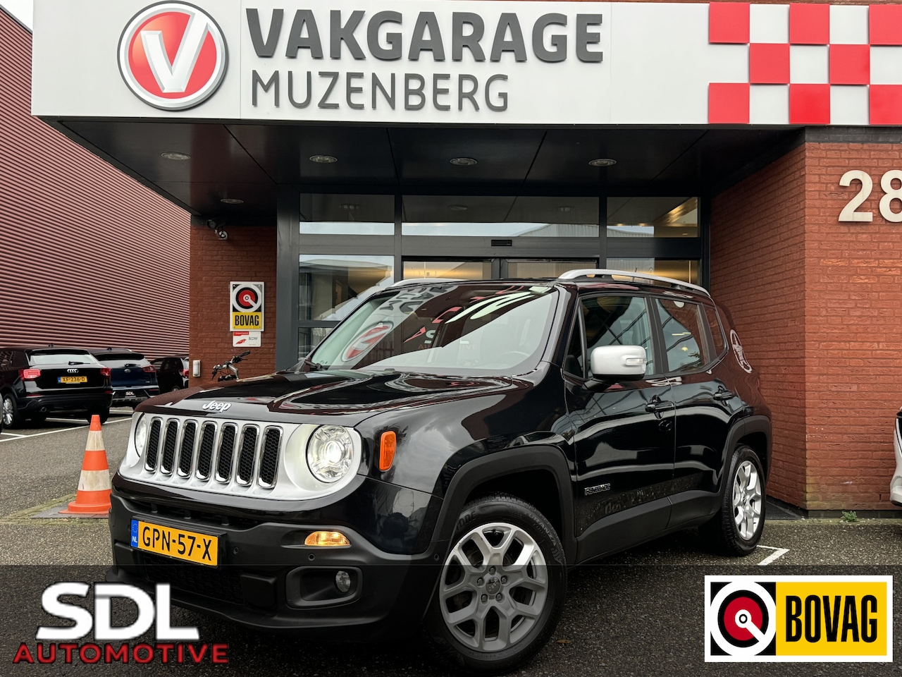 Jeep Renegade - 1.4 MultiAir Limited // NAVI // TREKHAAK // CRUISE // KEYLESS // STUUR+STOELVERWARMING // - AutoWereld.nl