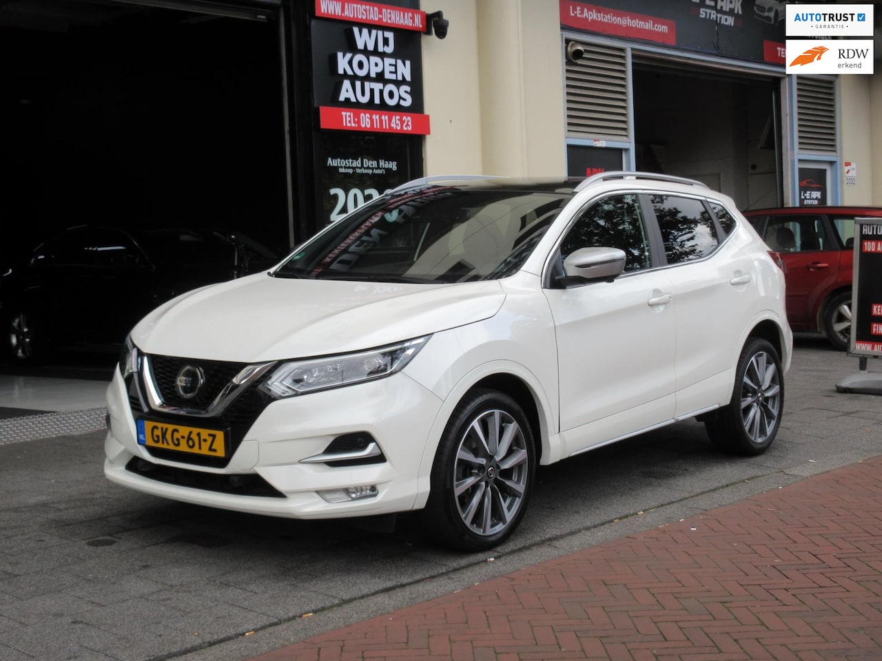 Nissan Qashqai - 1.3 DIG-T Tekna + Automaat Navi Camera Pano PDC - AutoWereld.nl