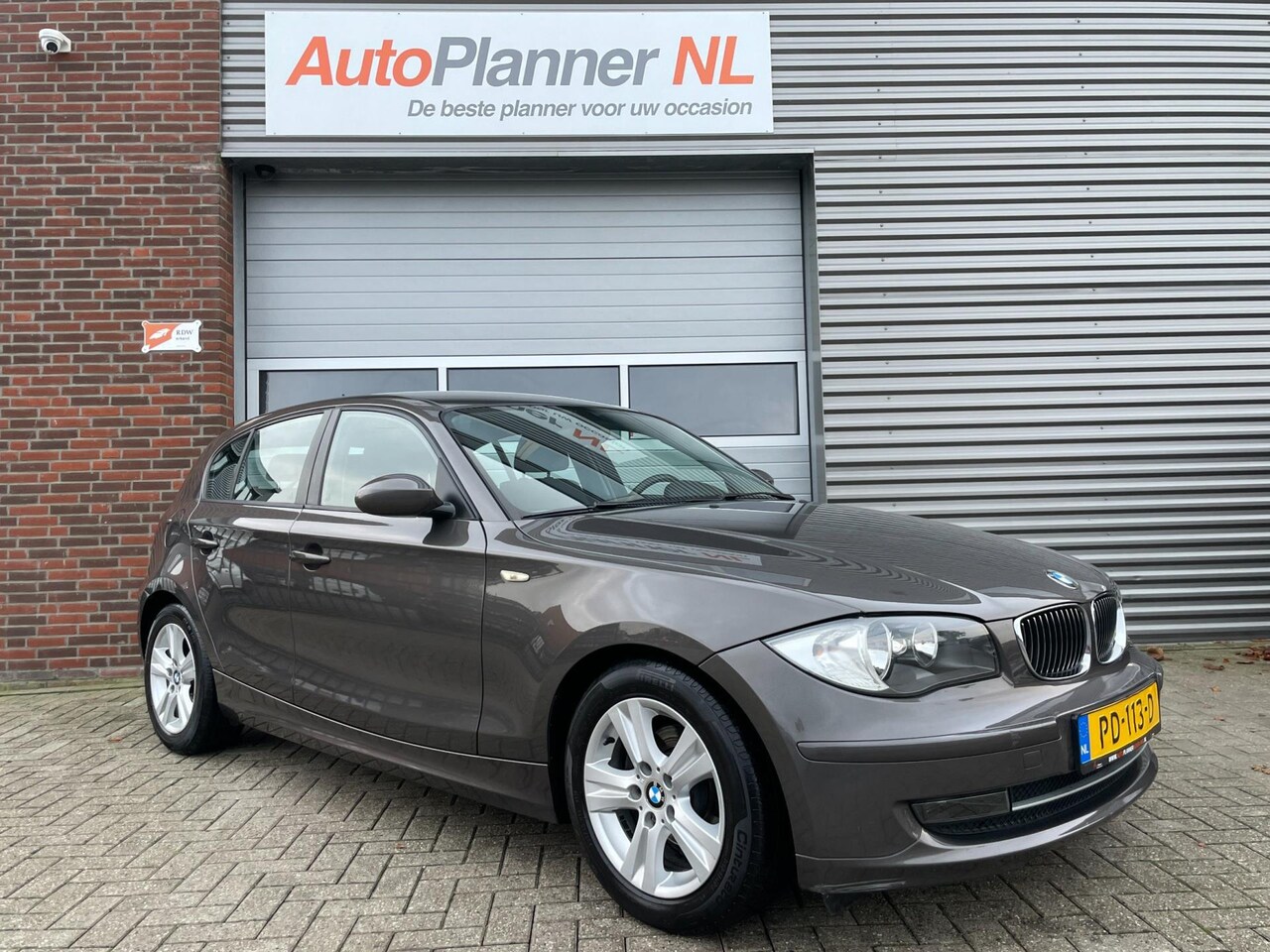 BMW 1-serie - 116i! 5-Deurs! Airco! LM Velgen! PDC! - AutoWereld.nl