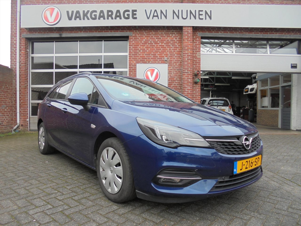 Opel Astra Sports Tourer - 1.2 Turbo 130pk Innovation||Trekhaak||ECC||LED||PDC||Camera||Apple||Rijklaar|| - AutoWereld.nl