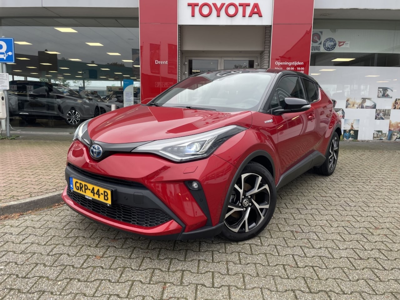 Toyota C-HR - 1.8 Hybrid Style Bi-Tone | Premium Pakket | Sensoren v/a | Stoel - AutoWereld.nl